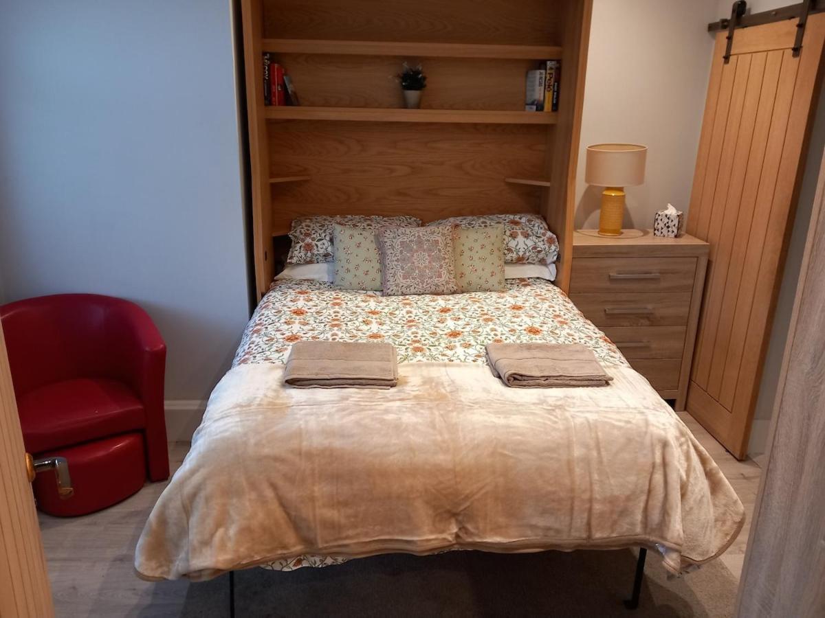 Self Check In Flat 1 Jubilee Guest House บอกเนอร์รีจิส ภายนอก รูปภาพ