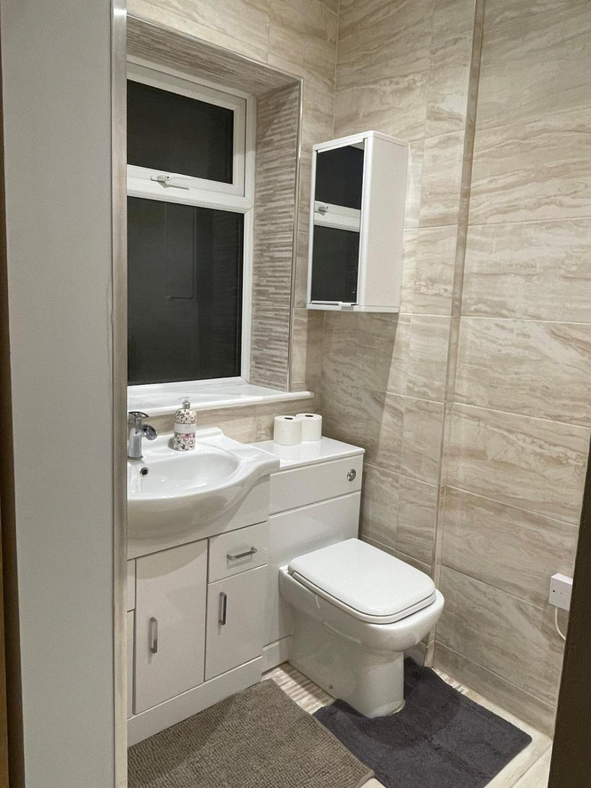Self Check In Flat 1 Jubilee Guest House บอกเนอร์รีจิส ภายนอก รูปภาพ
